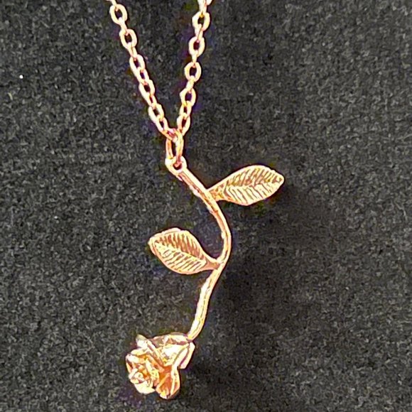 Adorable Rose Pendant Necklace, NWOT, Great Condition - Picture 6 of 8